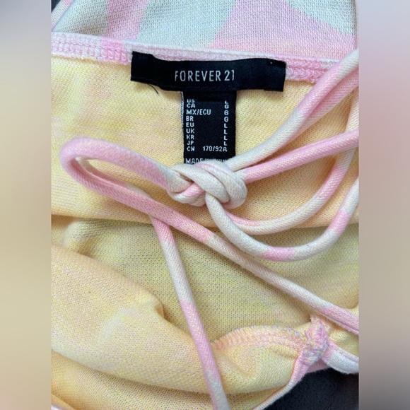 Forever 21‎ Halter Top Floral Cutout Crop Top Summer Festival Size L - Picture 3 of 3